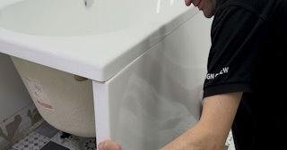 Установка экрана под ванну - цена за работу от 4157 руб. в Железногорске